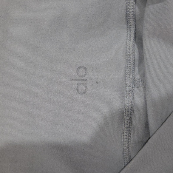 ALO Yoga Light Gray Leggings - Picture 3 of 5